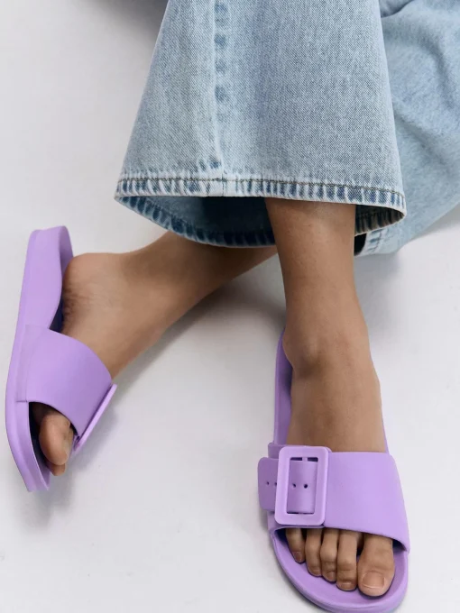 GATE Gumowe klapki z klamrą| Buty
